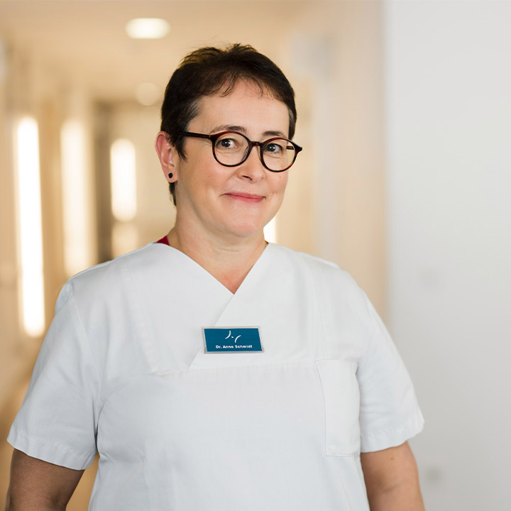 Dr. Anna Schmidt